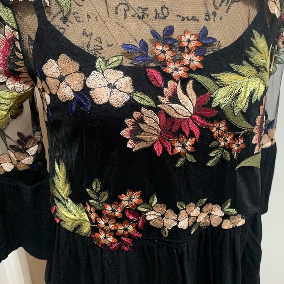 Floral Mesh Sheer Bell Sleeve X-Small Top Boho. - Picture 2 of 9